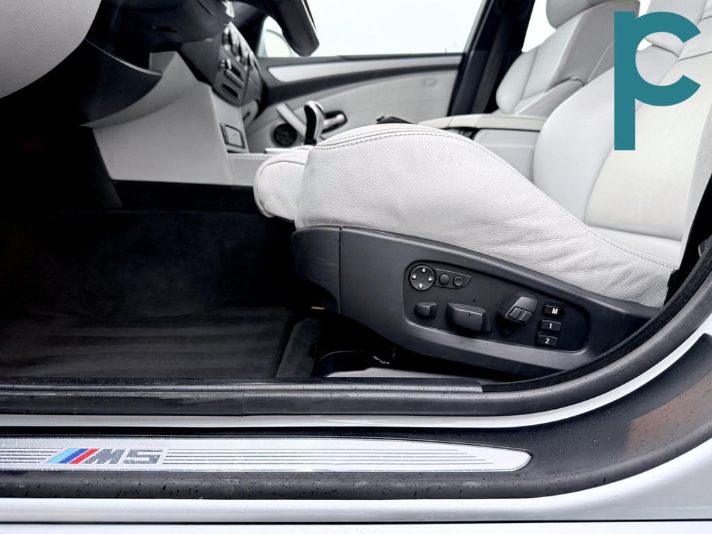 BMW M5 5-serie Touring Volleder l toptstaat l onderhoud l Silverstone II int + ext